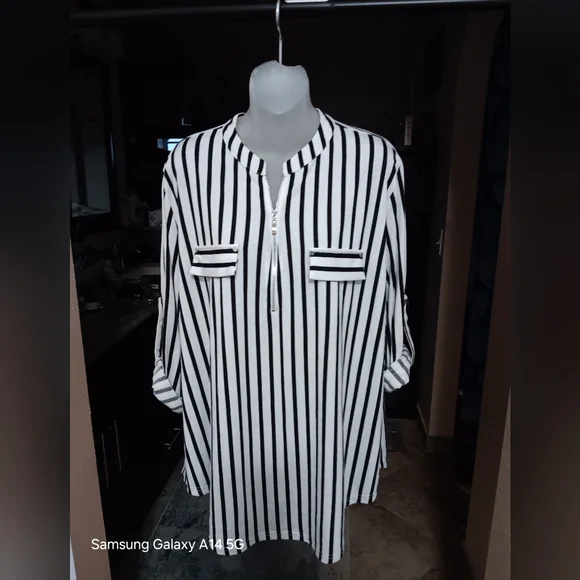 Black/White Striped Blouse, Zip Front Roll Tab Sleeves 3XL - Picture 2 of 13